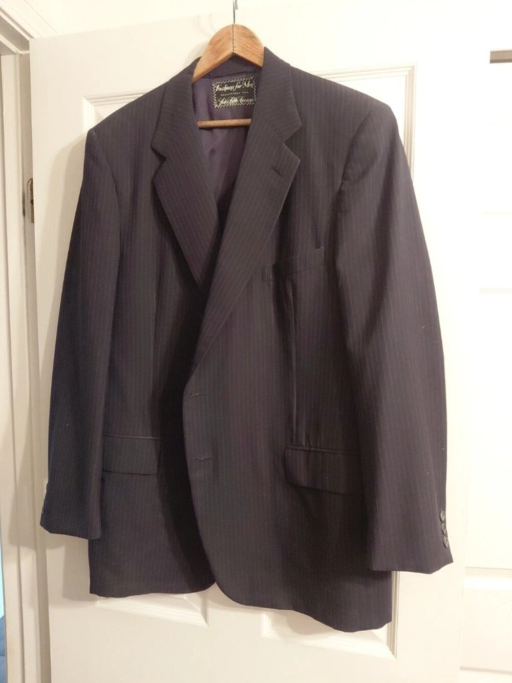 Men's Suit Size 44 saks fifth Avenue